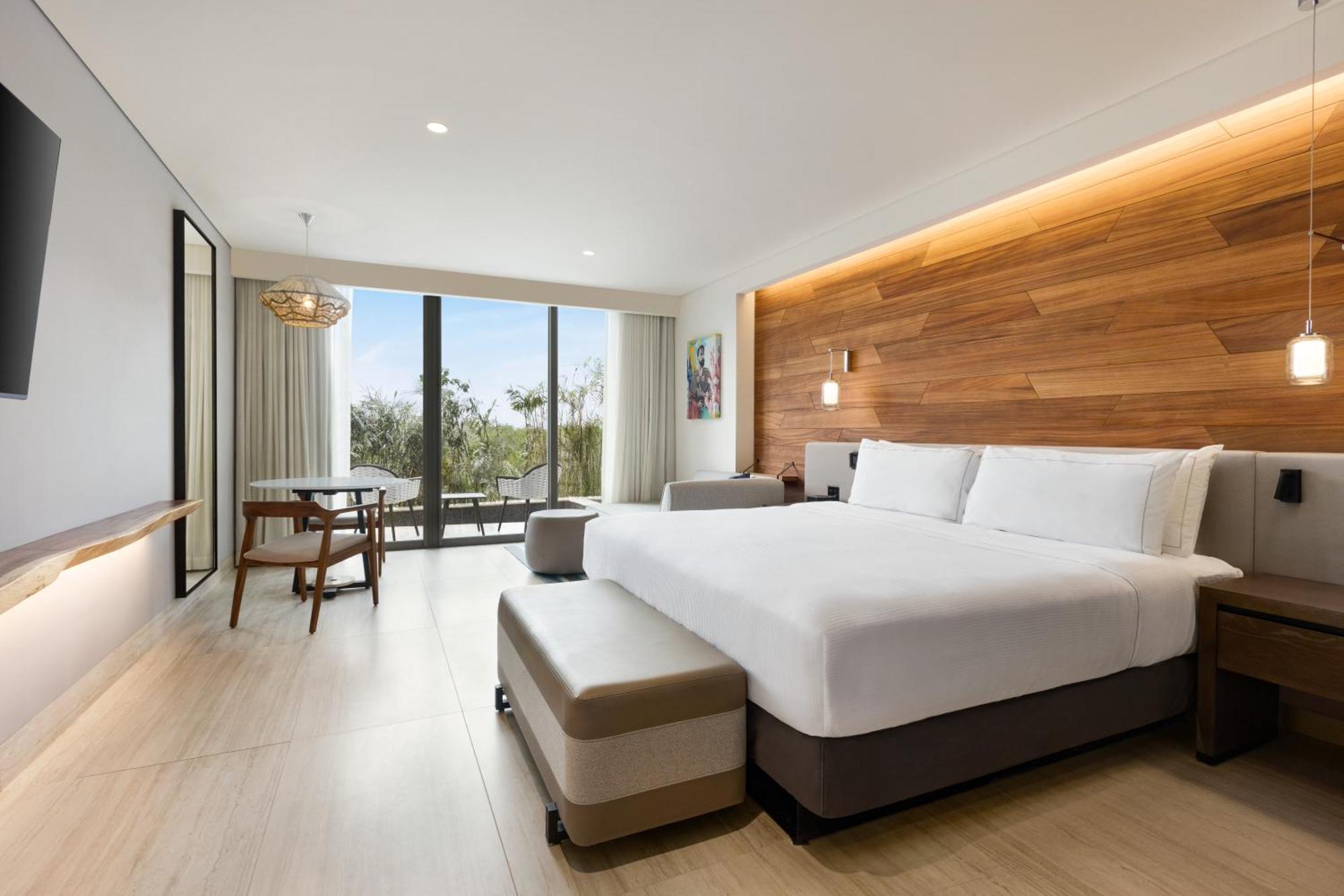 Swim Up King Guest Room
